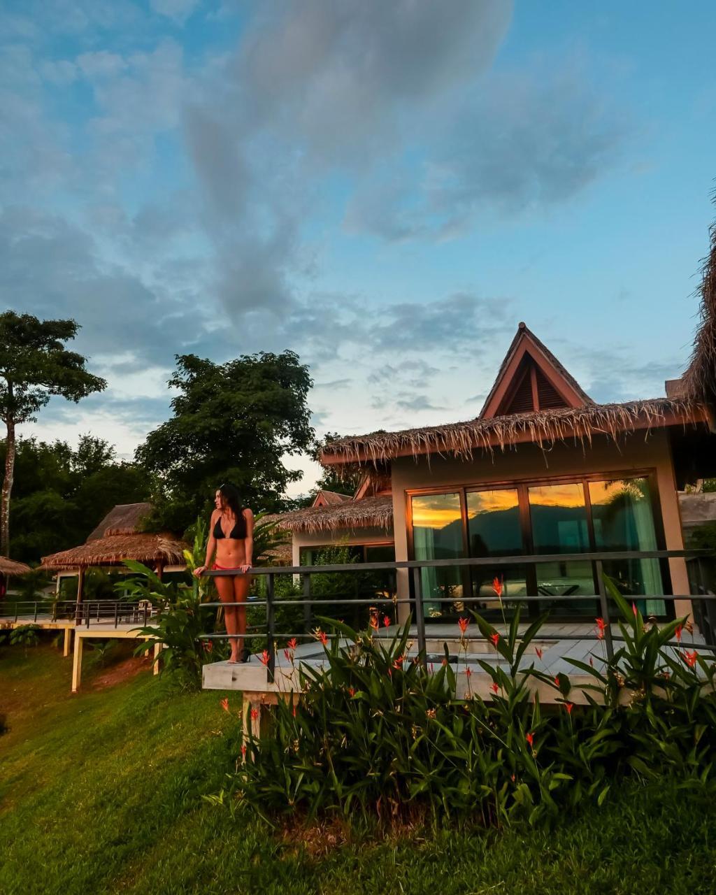 The Sanctuary Nam Ngum Beach Resort Vang Vieng Exterior foto