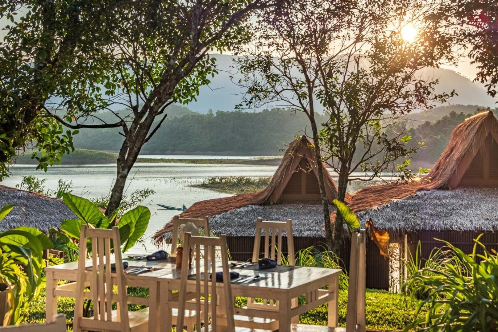 The Sanctuary Nam Ngum Beach Resort Vang Vieng Exterior foto